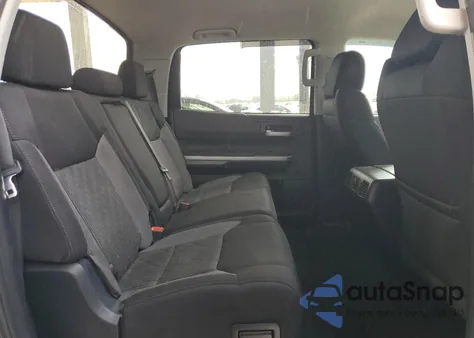 2016 Toyota Tundra Crewmax Sr5 z USA, uszkodzony, nr VIN 5TFEW5F18GX211627